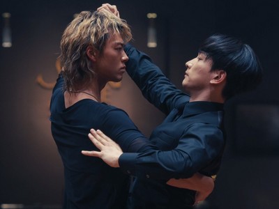 Suzuki and Suguki are dance rivals.