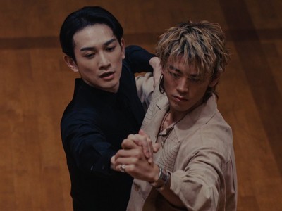 Suzuki and Suguki are dance rivals.