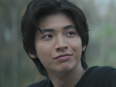 Wang is portrayed by the Thai actor Pond Ponlawit Ketprapakorn (ปอนด์ พลวิชญ์ เกตุประภากร).