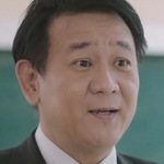 The principal is portrayed by the Thai actor Aphiwit Warathum.