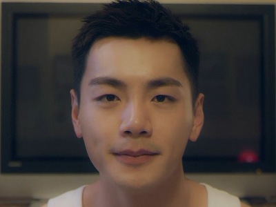 Ren Yu is portrayed by the Taiwanese actor Bruce Hung (禾浩辰).