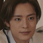 Toujou is portrayed by the Japanese actor Akihisa Shiono (塩野瑛久).