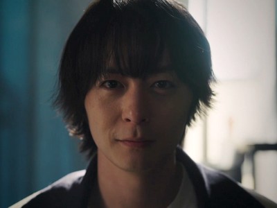 Mob is portrayed by the Japanese actor Atsuhiro Inukai (犬飼貴丈).