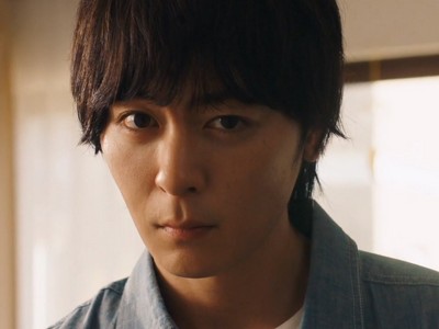 Mob is portrayed by the Japanese actor Atsuhiro Inukai (犬飼貴丈).