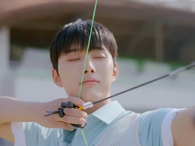 Da Yeol gives up on his archery in A Shoulder to Cry On.