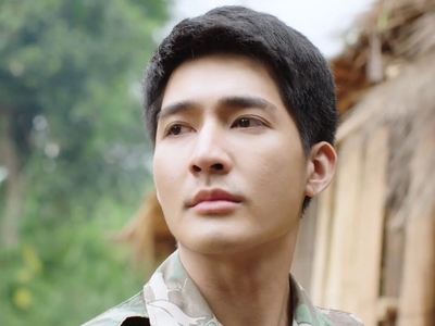 Phupha is played by the actor Earth Pirapat Watthanasetsiri (พิรพัฒน์ วัฒนเศรษสิริ).