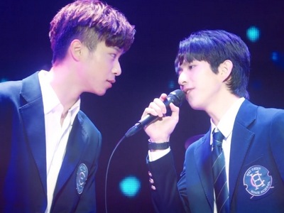 Ye Guang and Qi Zhang perform music together in the final episode.