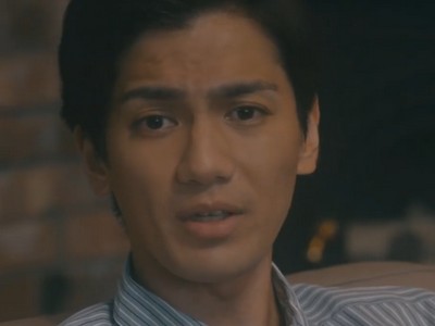 Aoyama is portrayed by Japanese actor Takuya Negishi (根岸拓哉).