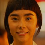 Chen Sih is portrayed by the Taiwanese actress Charlize Lamb (林奕嵐).