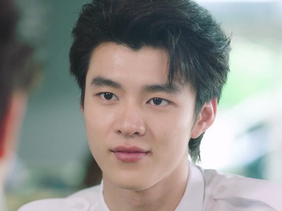 Ai is portrayed by the Thai actor Meen Nichakoon Khajornborirak (นิชคุณ ขจรบริรักษ์).