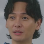 The art teacher is portrayed by Korean actor Kim Tae Hyeong (김태형).