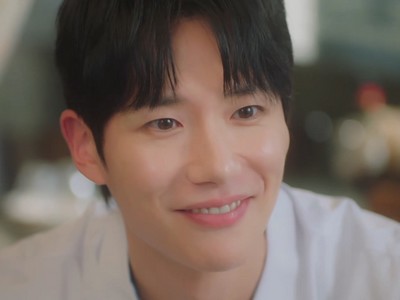 Woojun is portrayed by the Korean actor Shin Jeong You (신정유).