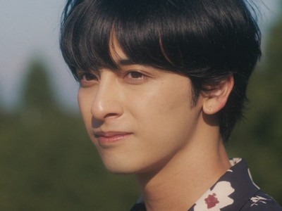 Yuki is portrayed by the Japanese actor Taisuke Niihara (新原泰佑).