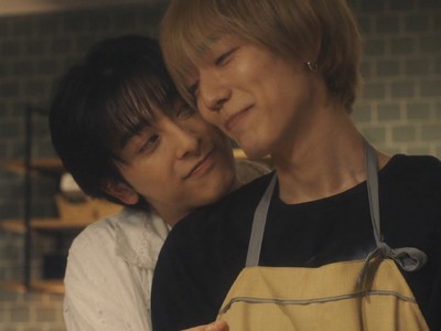 Shirasaki and Asami move in together.