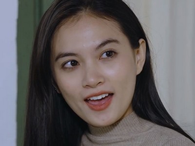 Anh is portrayed by Vietnamese actress Thanh Kieu (Thanh Kiều).