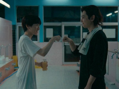 Mori and Rihito bump fists.