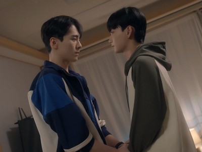 Jiwon wants to break up with Jeongwu.