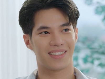 Muang is portrayed by Thai actor Bosston Suphadach Wilairat (บอสตัน ศุภเดช วิไลรัตน์).