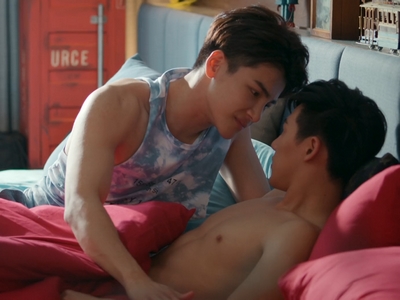 Jun Dao and Xiang Shi get affectionate with each other in Episode 10.