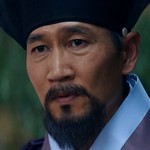 Yoon Ho's dad is portrayed by Korean actor Jo Seung Yeon (조승연).