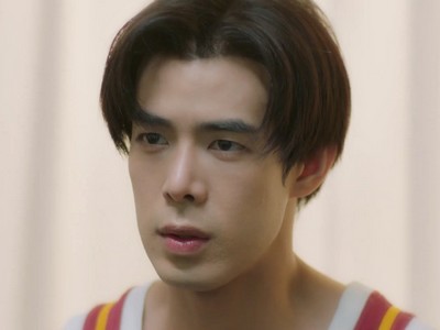 Kita is portrayed by the Thai actor Willi Arawill Jartonk (วิลลี่ อราวิลล์ ชาติทอง).