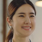 Chompoo is portrayed by the Thai actress Noon Sutthipha Kongnawdee (น้อ สุทธิภา คงแนวดี).