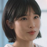 Yun Jeong is portrayed by the Korean actress Kim So Bin (김소빈).