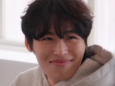 Hajun is portrayed by Korean actor Jung Hyun Woong (정현웅).