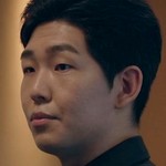Dongjin is portrayed by Son Yu Seong (손유성).