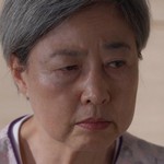 Jungha's grandmother is portrayed by Bae Yeon Hee (배연희).