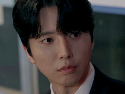 Kiwoo is portrayed by Korean actor Ryu Se Il (류세일).