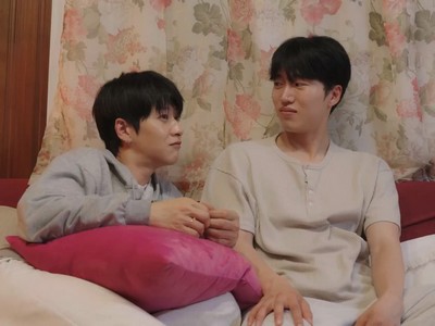 Ian and Jayden are roommates.