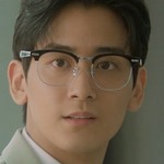 Jin Soo is portrayed by Korean actor Lee Yun Gi (이윤기).