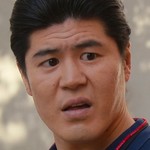 Izawa is portrayed by Japanese actor Shunya Itabashi (板橋駿谷).