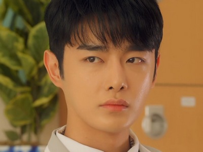 Tae Seong is portrayed by the Korean actor Kang Hui (강희).