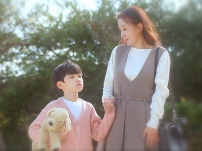 Tae Seong's mom adopts Hae Bom after his parents passed away.