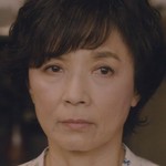 Adachi's mom is portrayed by the Japanese actress Ikue Sakakibara (榊原郁恵).