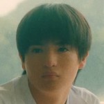 Young Koito is portrayed by Ryusei Miyamoto (宮本琉成).