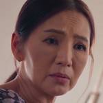 Namsom's mother is portrayed by a Thai actress.