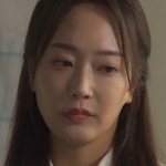 Yi Rang is portrayed by the Korean actress Lee Min Ji (이민지).