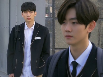Se Hyun sees Yeon Woo protecting a high school girl from her bullies.