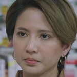 Fire's mom is portrayed by the Thai actress Kook Apinya Khaosabai (กุ๊ก อภิญญา ขาวสบาย).
