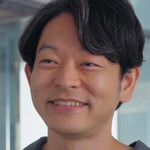 Toma's father is portrayed by Japanese actor Takashi Yamanaka (山中崇).