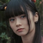 Wataru's girlfriend is portrayed by a Japanese actress.