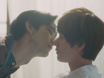 Wataru fantasizes about kissing Minato.