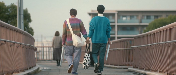 Minato and Wataru walk home together in the finale.