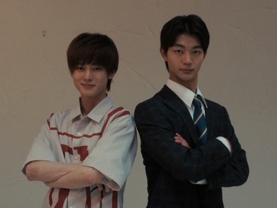 Minato and Wataru strike a pose.