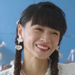 Cora is played by the actress Yuan Kuo (郭源元).
