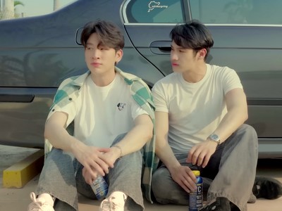 To and Jay are great friends.