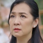 Win and Lin's mom is portrayed by the Thai actress White Nawat Phumphothingam (ไวท์ ณวัชร์ พุ่มโพธิงาม).